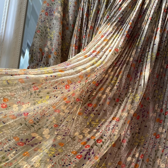 Summer clothing for sale - Picture 6 of 8